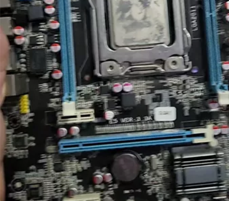 x79主板,挡板不见了,爽快下单给2个U一...