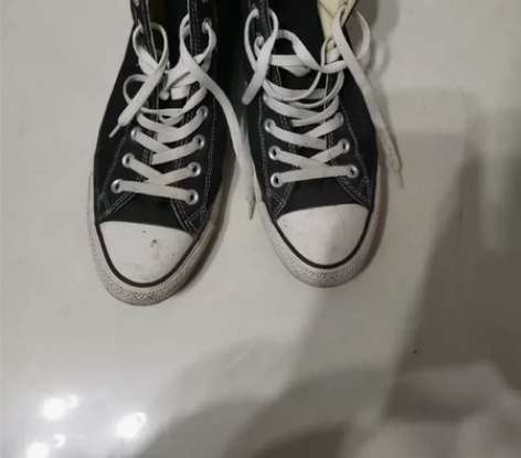 匡威高帮帆布鞋，商场实体店入手，全鞋无开胶...