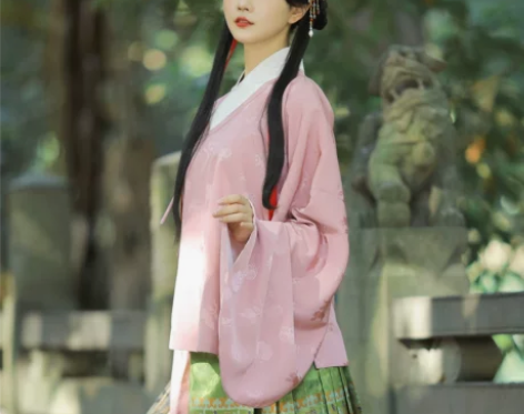 兰若庭 汉服 如意松鼠 明制 暗纹 交领 ...