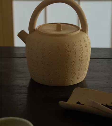 江雄伟大师-仿清民国日本回流白泥壶 心经提...