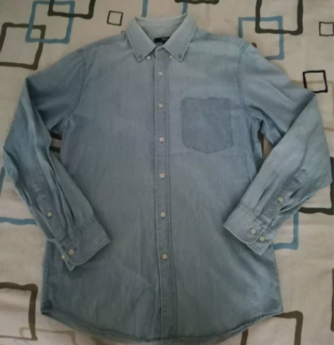 男士优衣库衬衣，170码的，衣服有穿过的痕...