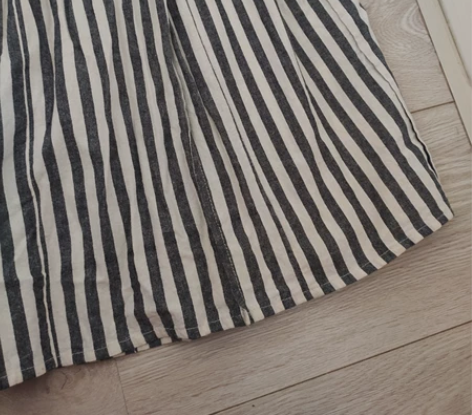 黑白纹半身裙，抽绳，裙长66左右， 森系休...