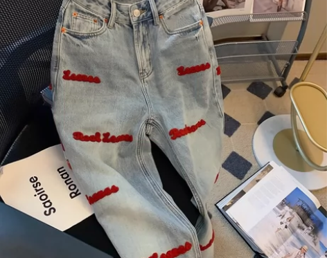 美式ins复古高街字母刺绣牛仔裤女潮牌设计...