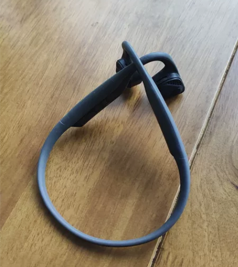 骨传导运动耳机，实物图片，没用几次的，功能...