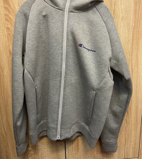 闲置男士各种品牌运动服及休闲服，全部9-9...