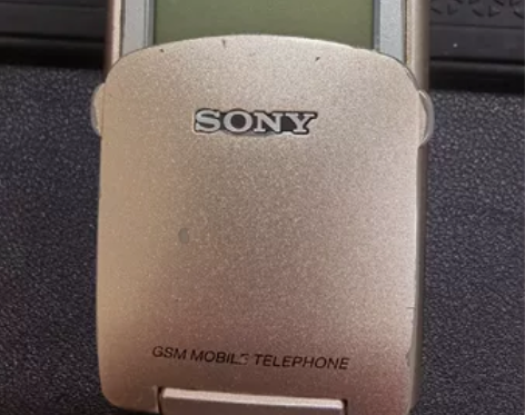 SONY Z28手机，包括主机和原装电池，...