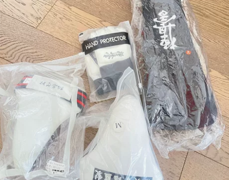 极真空手道全新，全新，护具[上] 护腿一副...