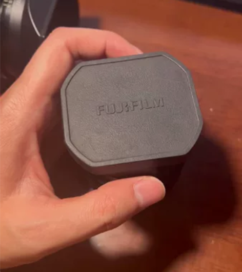 富士35 f1.4定焦镜头 镜身和遮光罩都...