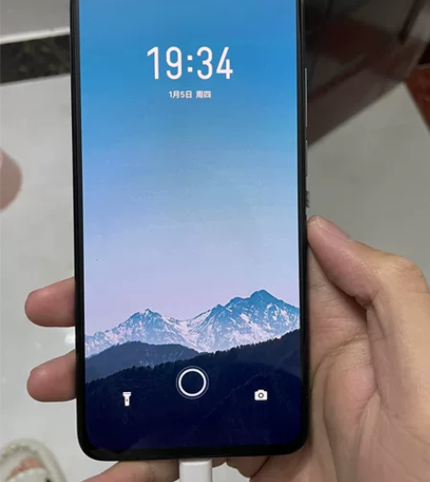 魅族17 8+128g 成色如图 自行辨别...