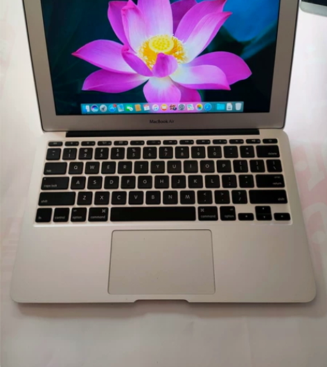 苹果笔记本A1465,i5处理器,4+64...