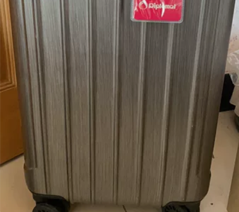 全新拉杆箱 感兴趣的话点“我想要”和我私聊...