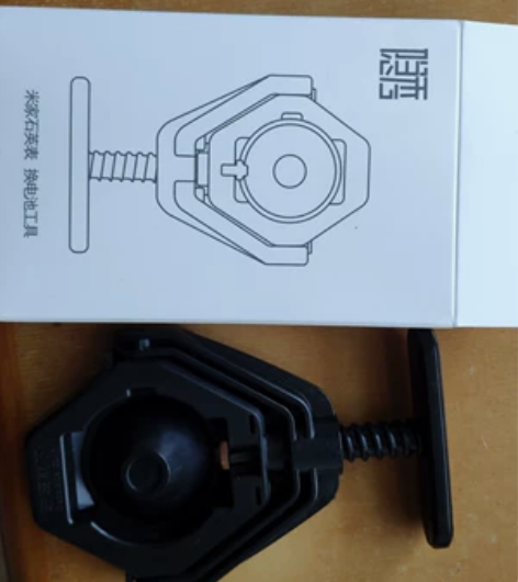 米家石英表开表器,用一次10块,加电池15...