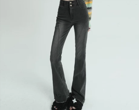 全新！弄格设计不规则微喇叭牛仔裤女2022...