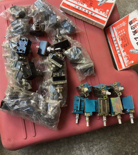 常用钮子开关电视机开关，全新，220V3A...