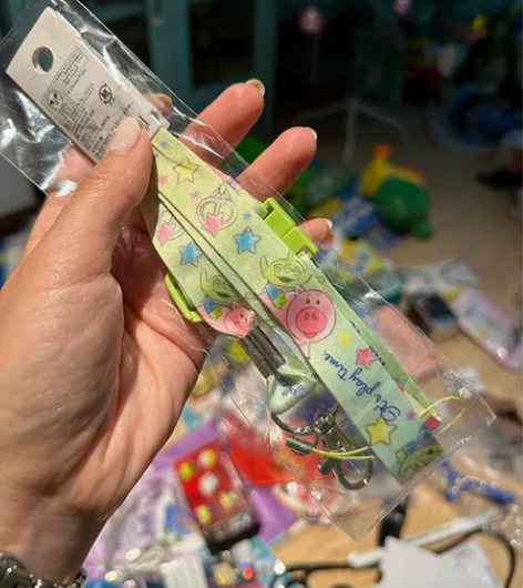 迪士尼 玩具总动员 三眼仔 草莓手机挂绳 ...