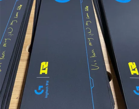 【低价清仓罗技大桌垫】RNG签名鼠标垫锁边...