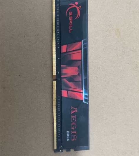 芝奇DDR4-2666-8G内存，有两根全...