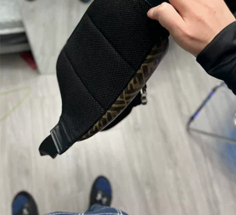 闲置出,男士胸包,看起来很新 感兴趣的话点...