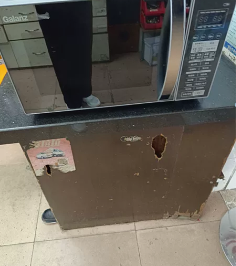 格兰仕微波炉200元自提，25升的。加热快...