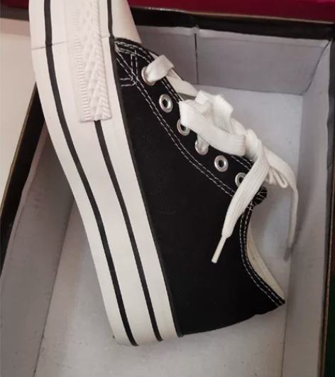 全新帆布鞋小码35 感兴趣的话点“我想要”...