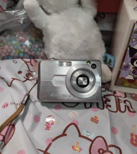 卡西欧Z850，屏幕有小斑不影响出片使用，...