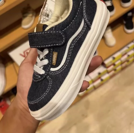 日版vans超轻牛仔色，全新，无鞋盒，可提...