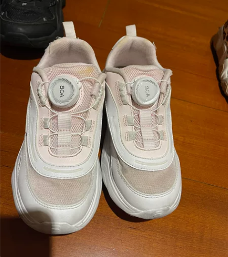 FILA 运动鞋 ，斐乐 、31码，实体店...