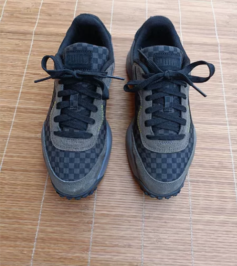 37码 彪马运动鞋         鞋子保...