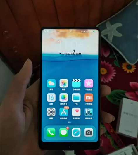 出一台小米mix2,8+128,屏幕有亮斑...