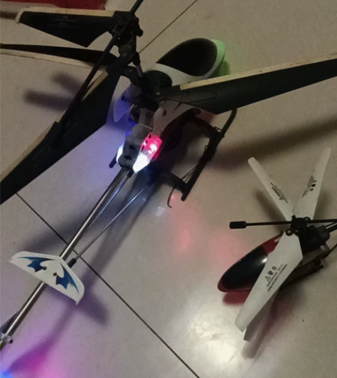 飞机，无遥控器，遥控坏了，飞机75厘米左右...