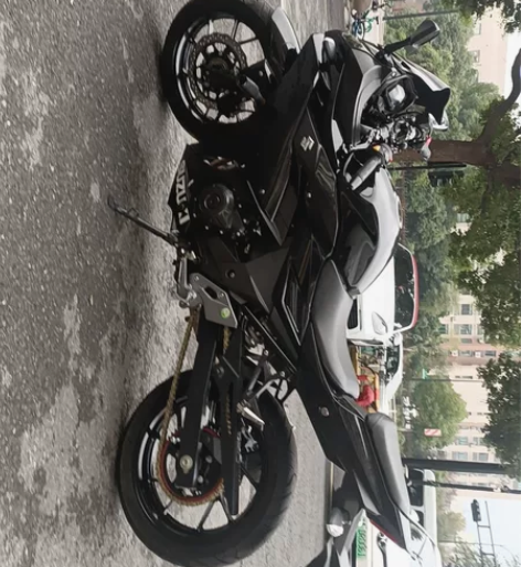 铃木GSX250各个年份都有 感兴趣的话点...