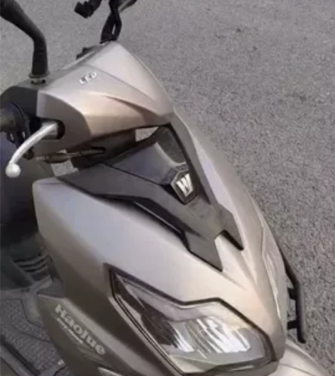 豪爵arf  22年七月 上牌  大灯处有...