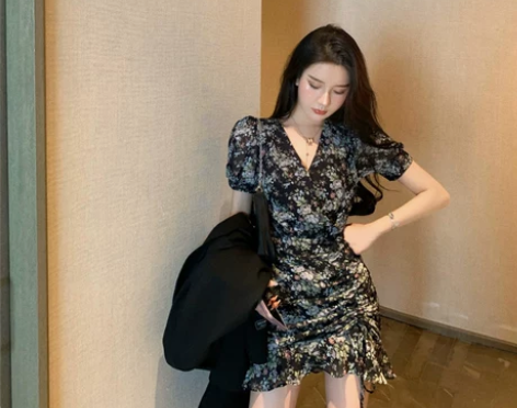 复古森林系碎花连衣裙女2020夏新款法式修...
