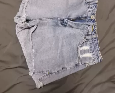 牛仔短裤 仅洗过试穿100斤的我穿上略紧便...