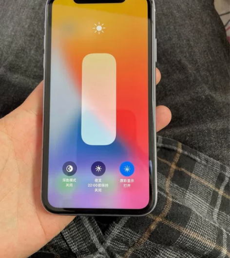 11美版无锁  64g 不需要卡贴  装卡...