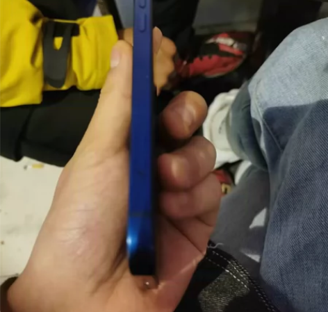 苹果12 换过电池 64g 国行 功能全部...