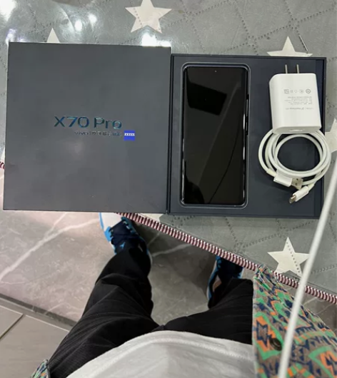 Vivo x 70 pro。12+256G...