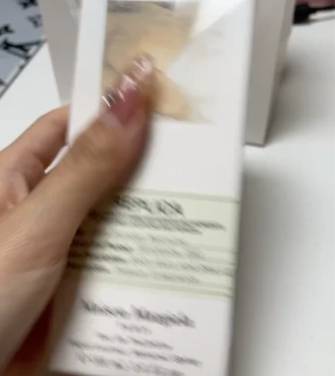 马吉拉香水慵懒周末 全新未拆封。100ml...