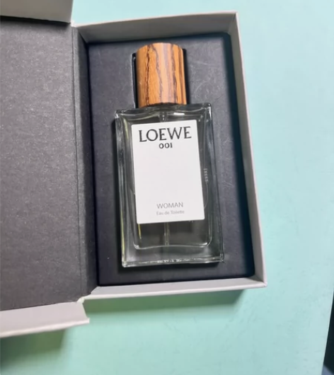 LOEWE001女士香水全新 没用过余量如...