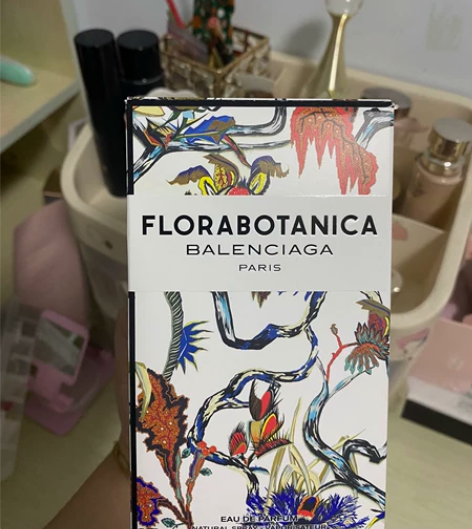 巴黎世家花之密语香水，余量如下，丝芙兰购入...