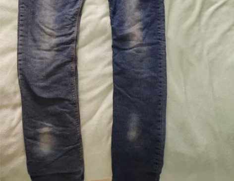 男士加绒牛仔裤，裤长102厘米，腰围2.8...