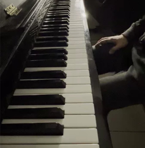 珠江钢琴，百货大楼购入，证书齐全 感兴趣的...