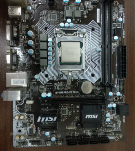 微星B150M主板带一块奔腾G4400，八...