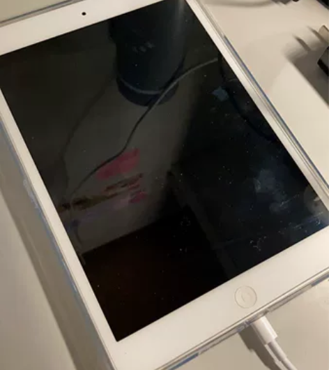 出个人闲置苹果平板mini 1九成新，看电...