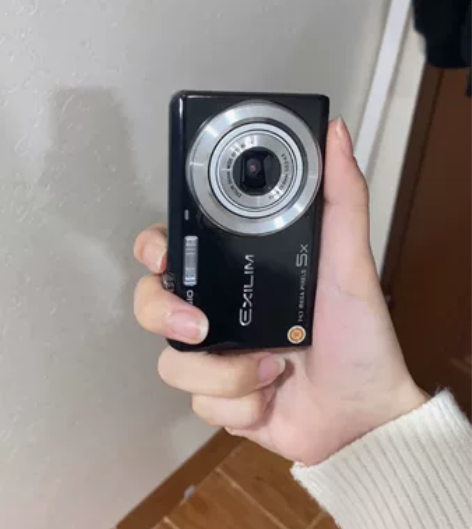 卡西欧ccd相机zs10,成色很新,几乎没...