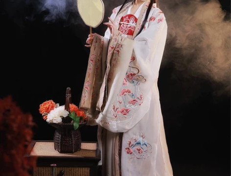 品牌型号 ：耀春 汉服名字：褒姒     ...