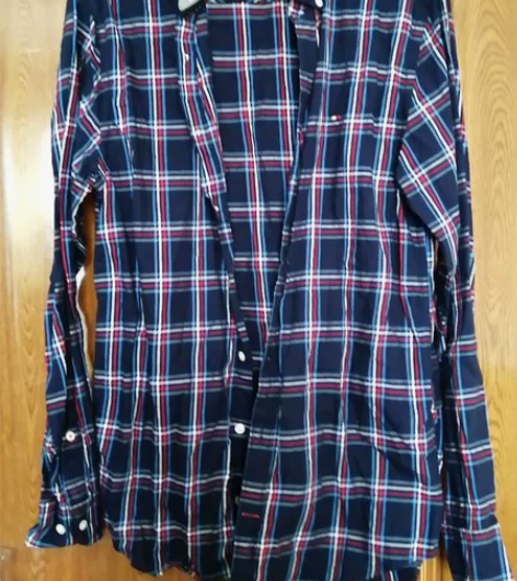 品牌男衬衫，s码17o／1ooB，9新以上...