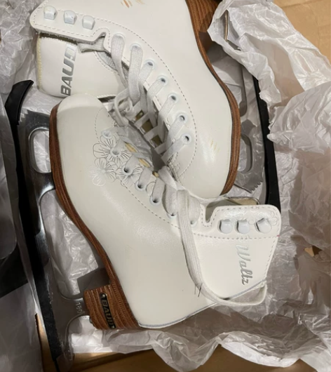 儿童花样滑冰鞋，27码，刀刃完整无瑕疵无划...