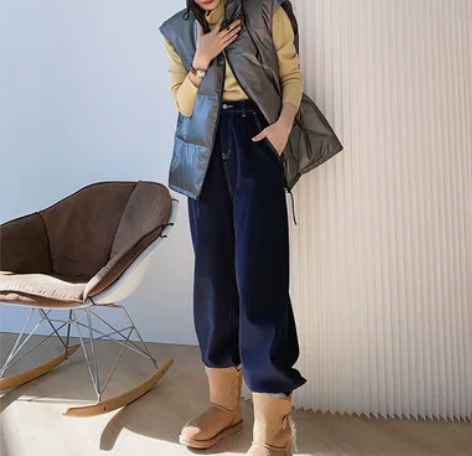 加绒牛仔裤 背带裤，背带可拆，搭配靴子穿很...