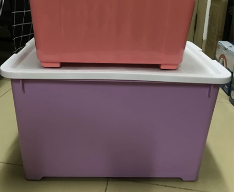 出手俩个整理箱，质量好，不包邮，附近可送货...